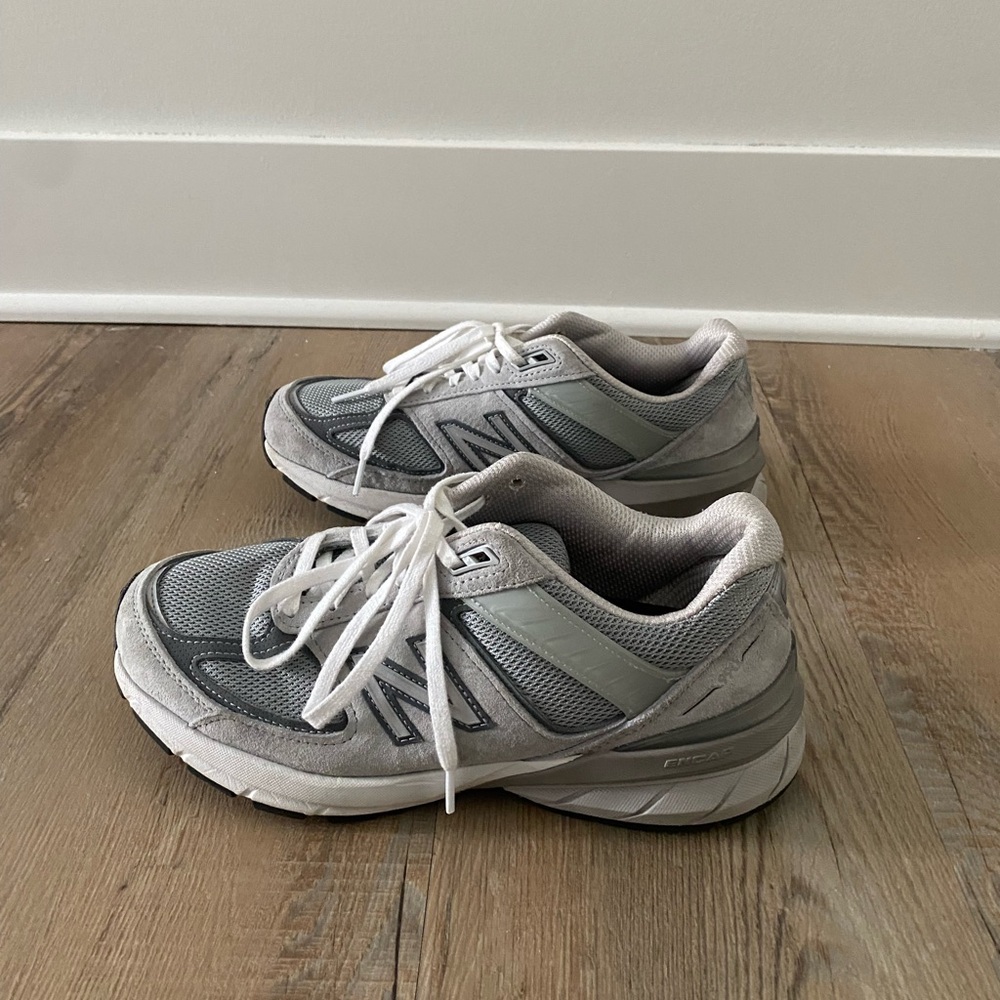 New Balance 990v5 sneakers